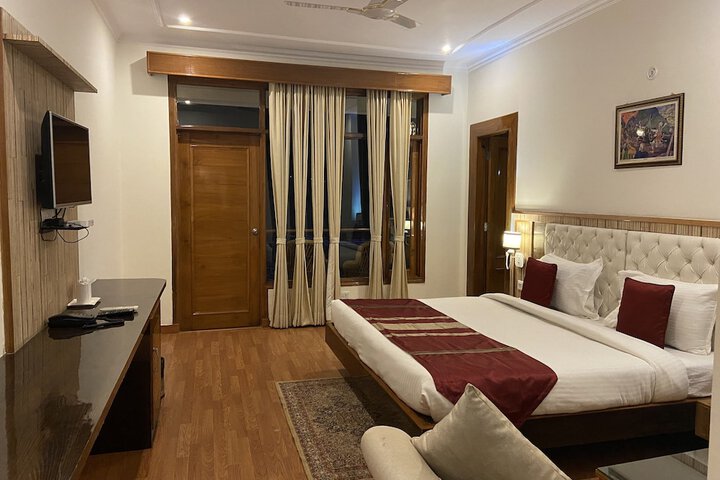 Room 4 of 56