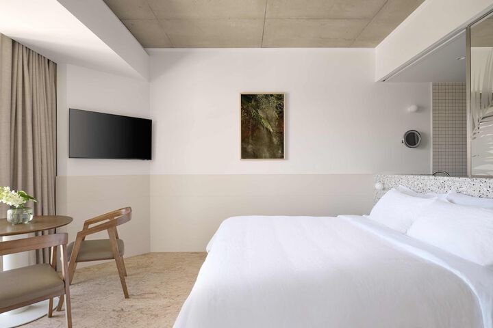 Room 14 of 46