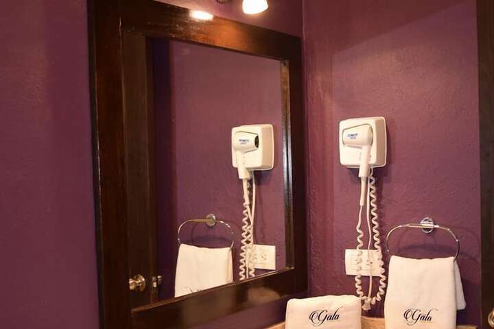 Room 28 of 48
