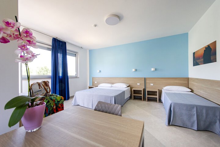 Room 16 of 82
