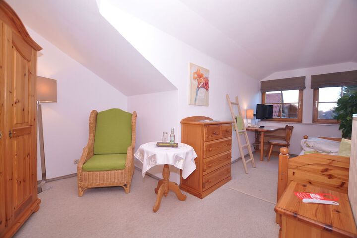 Room 2 of 51