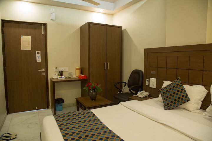 Room 12 of 31