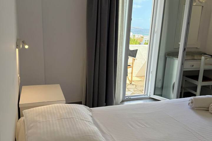 Room 8 of 101