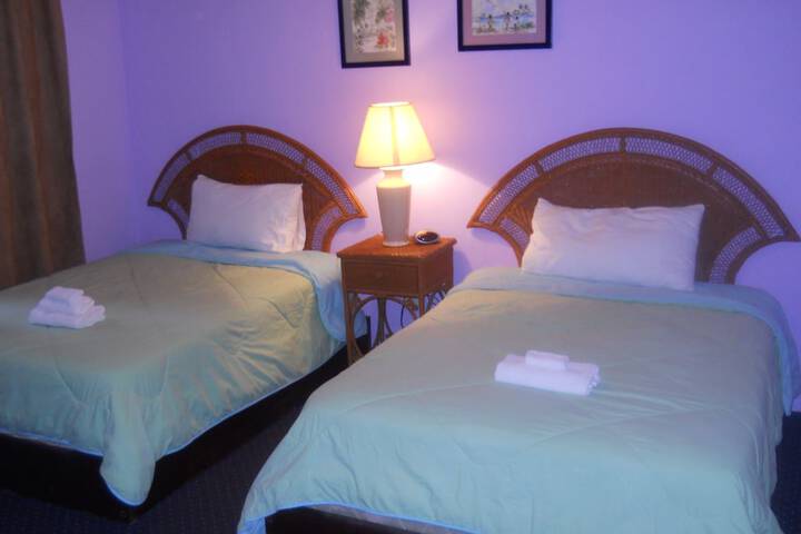 Room 3 of 93