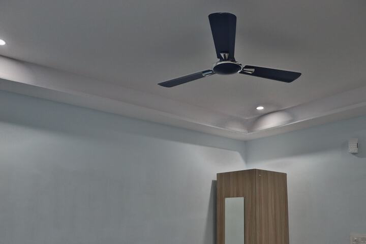 Room 2 of 16