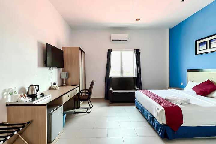 Room 8 of 48
