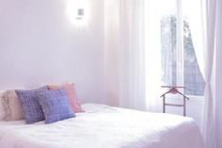 Room 7 of 16