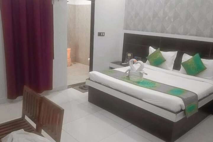 Room 8 of 42