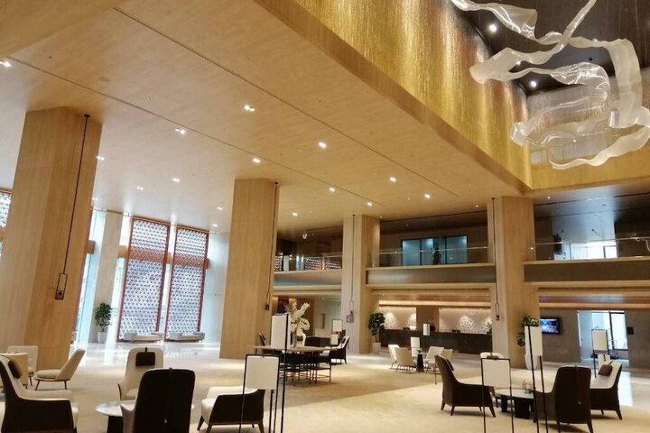 Entrance & Lobby