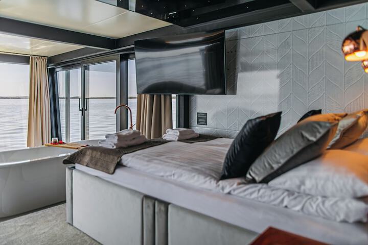 Room 31 of 82