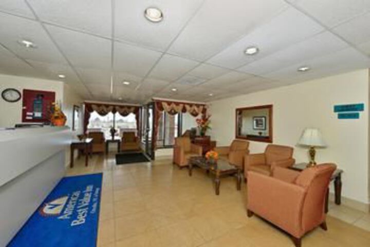 Hotel Suite Photo