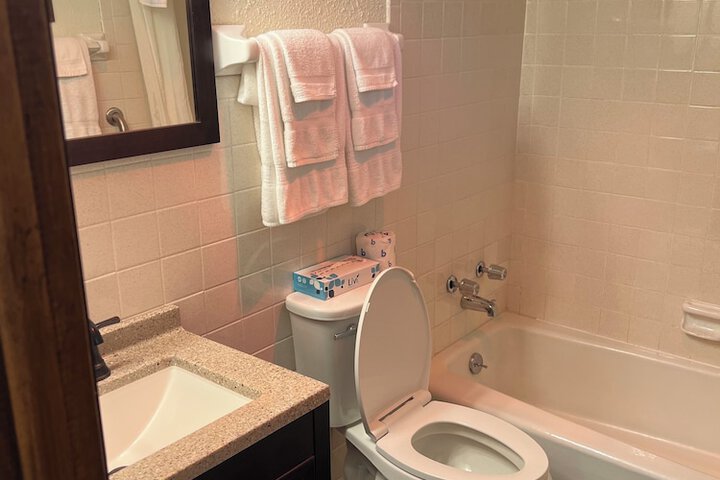 Room 122 of 180