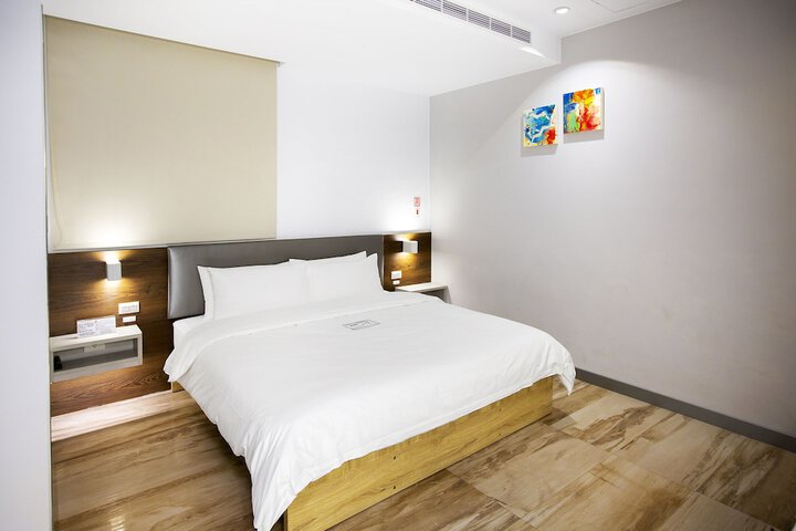 Room 15 of 53
