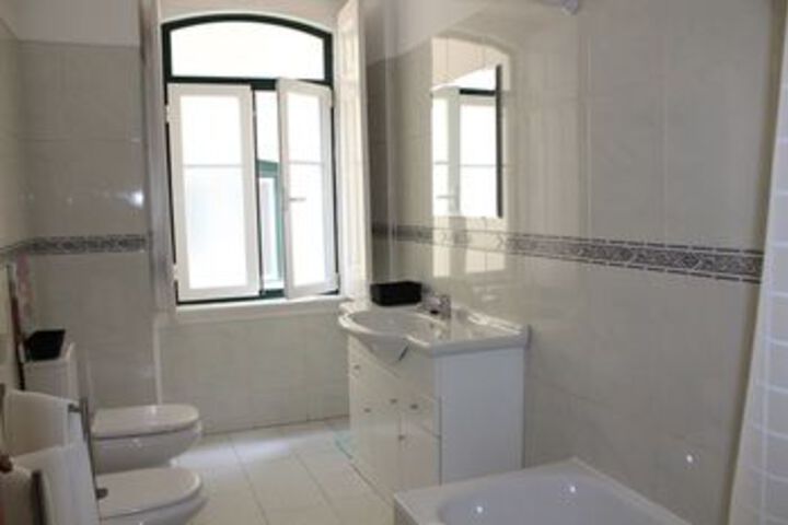 Room 4 of 118