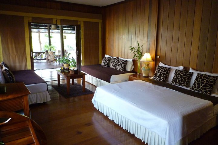 Room 6 of 28