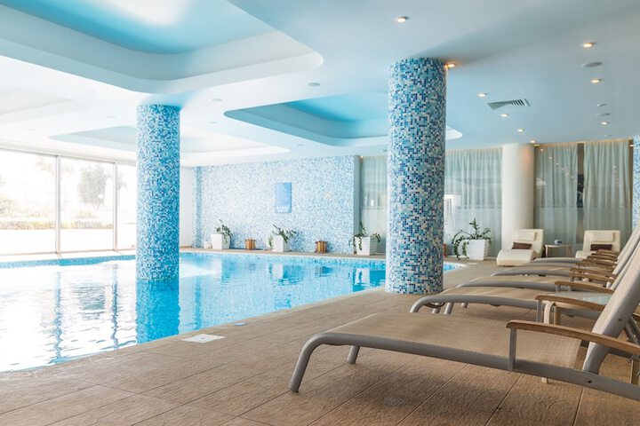 Hotel Pool