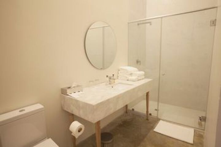 Room 3 of 89