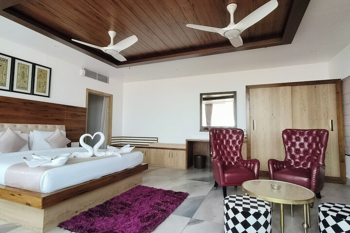 Room 15 of 25