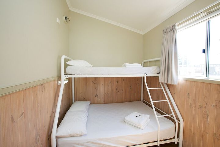 Room 3 of 32