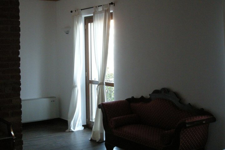 Room 2 of 14