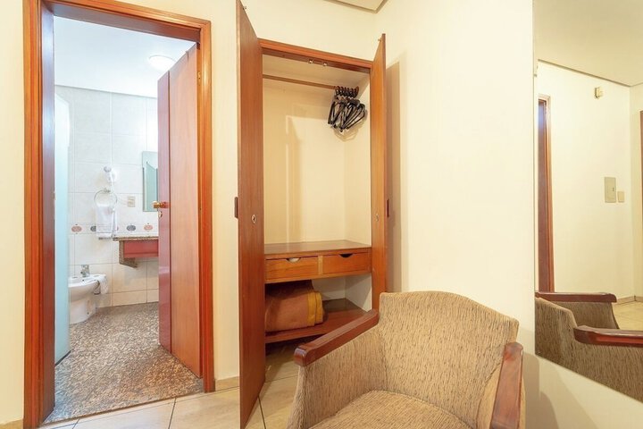 Room 35 of 64