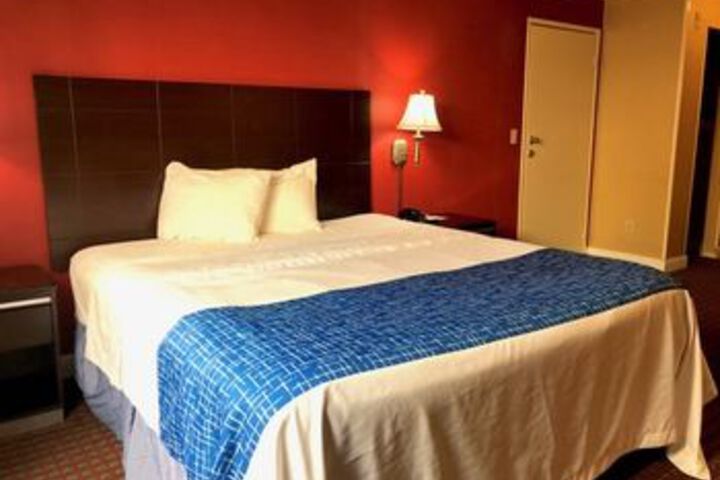 Room 13 of 64