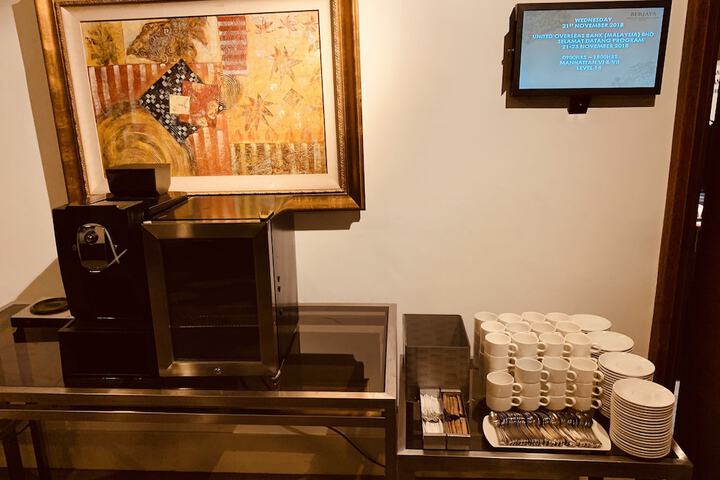 Breakfast/Coffee Service 89 of 114