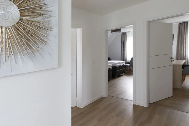 Room 4 of 12
