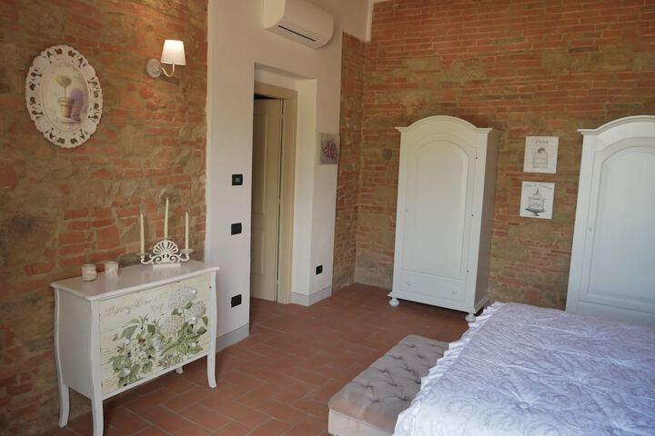 Room 17 of 62