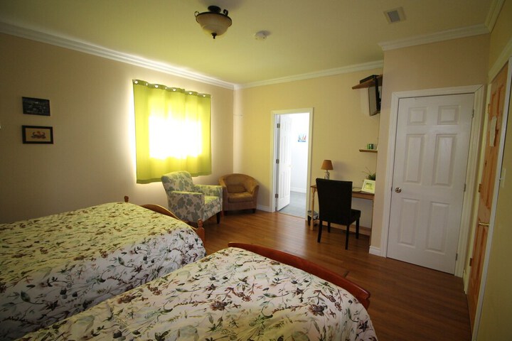 Room 10 of 36