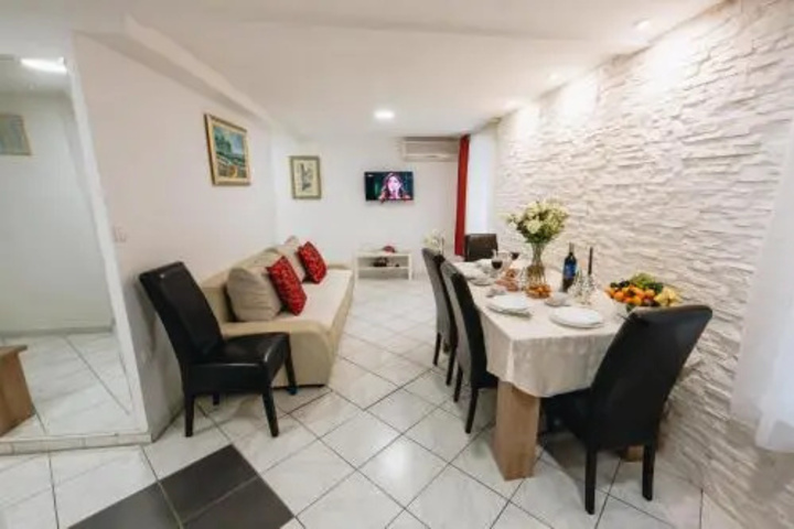 Room Piaceta