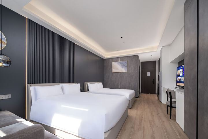 Room 22 of 92