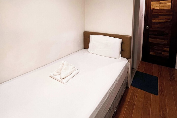 Room 64 of 90