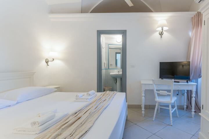 Room 2 of 125