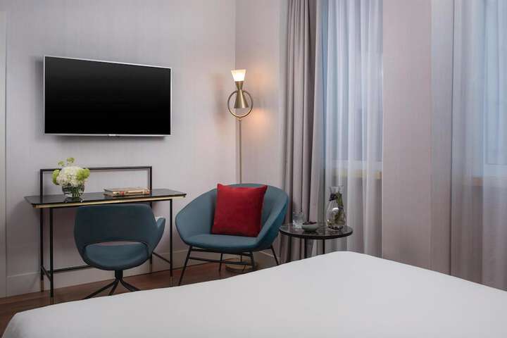 Room 46 of 81