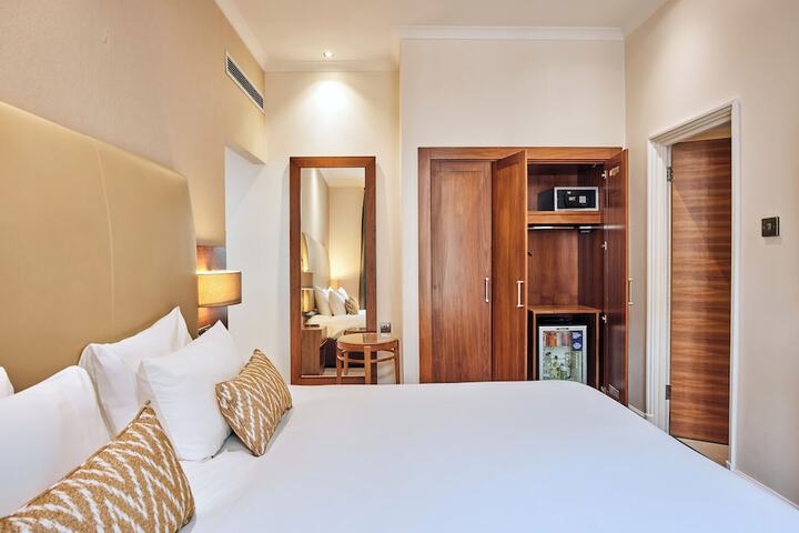 Room 20 of 53