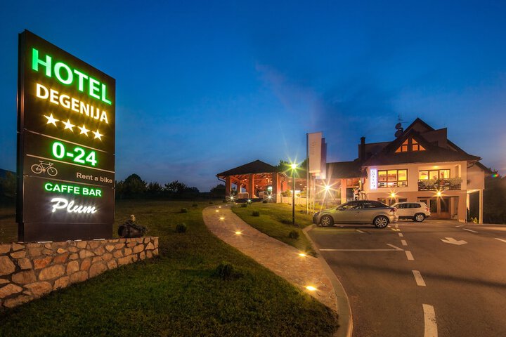 Hotel 85 of 90