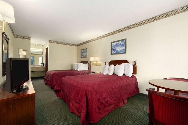 Room 17 of 29