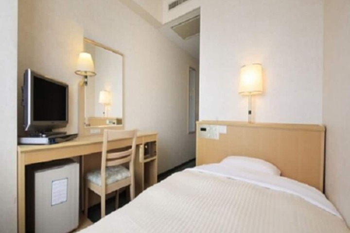 Room 8 of 30