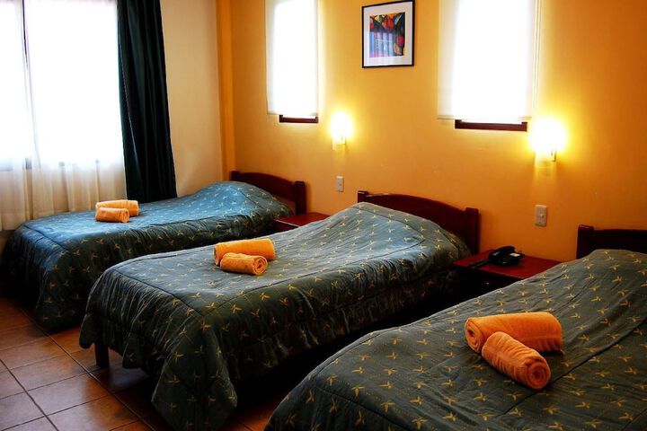 Room 2 of 32
