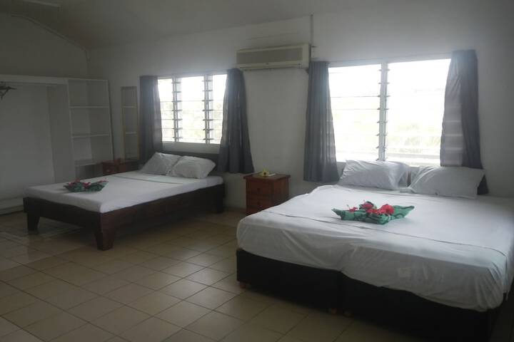 Room 33 of 128