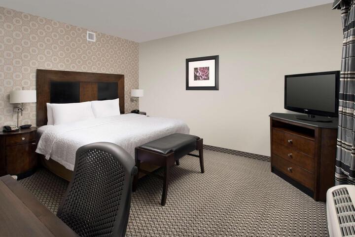1 King Bed (10 of 13)