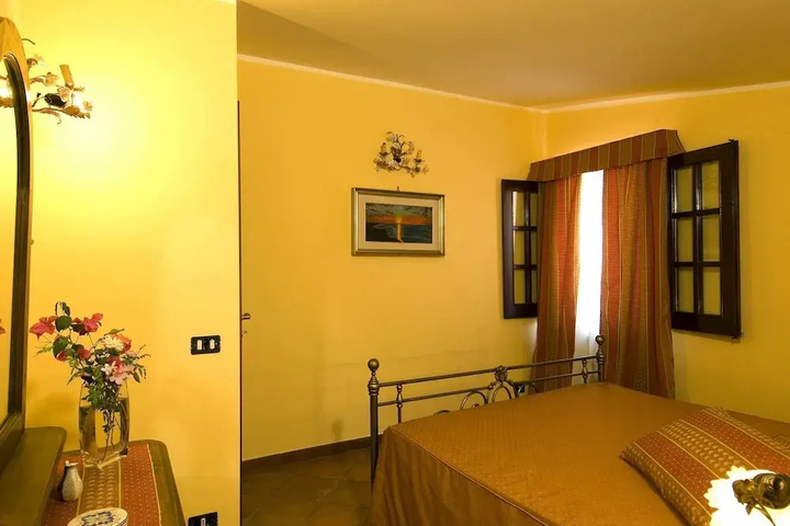 Room 3 of 13