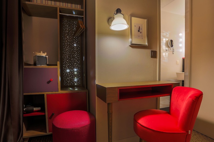 Room amenity