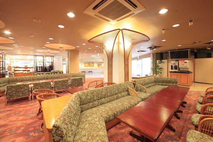 Entrance & Lobby