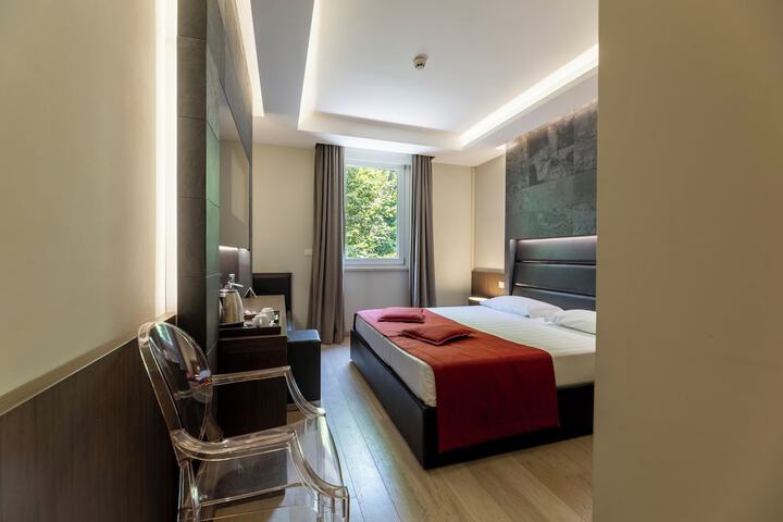 Room 16 of 50