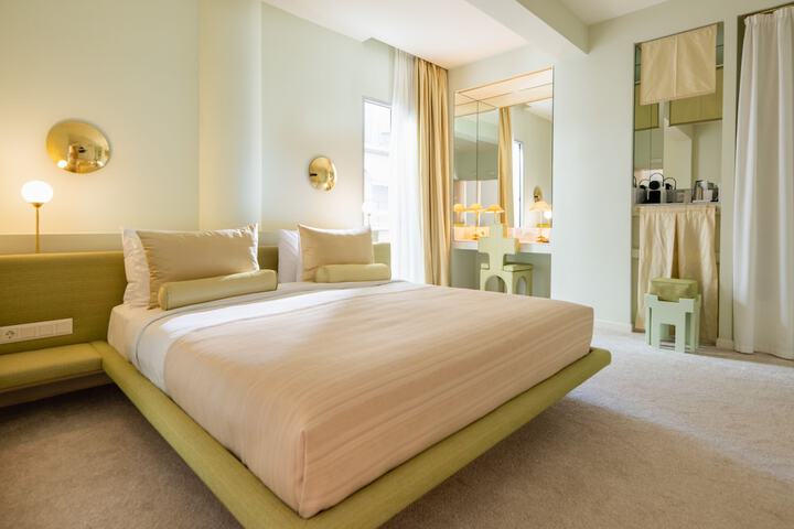 Room 21 of 61