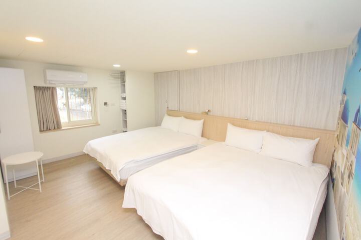 Room 62 of 246