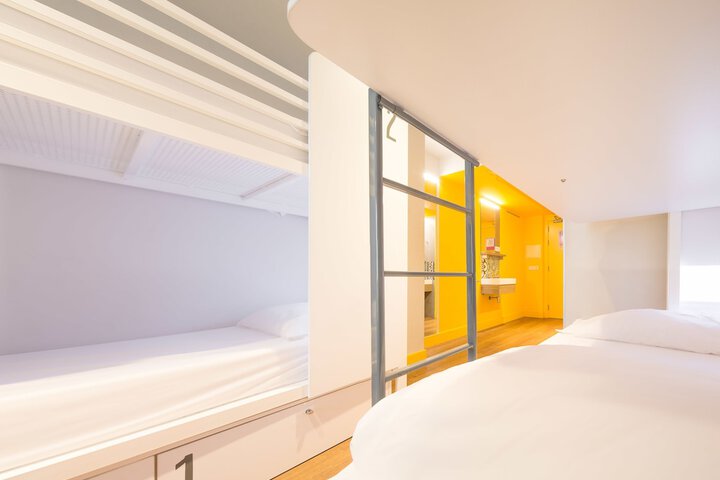 Room 8 of 65