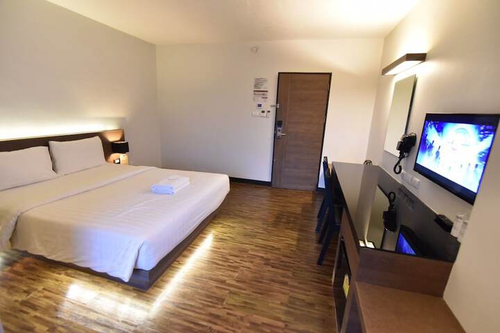 Room 15 of 50